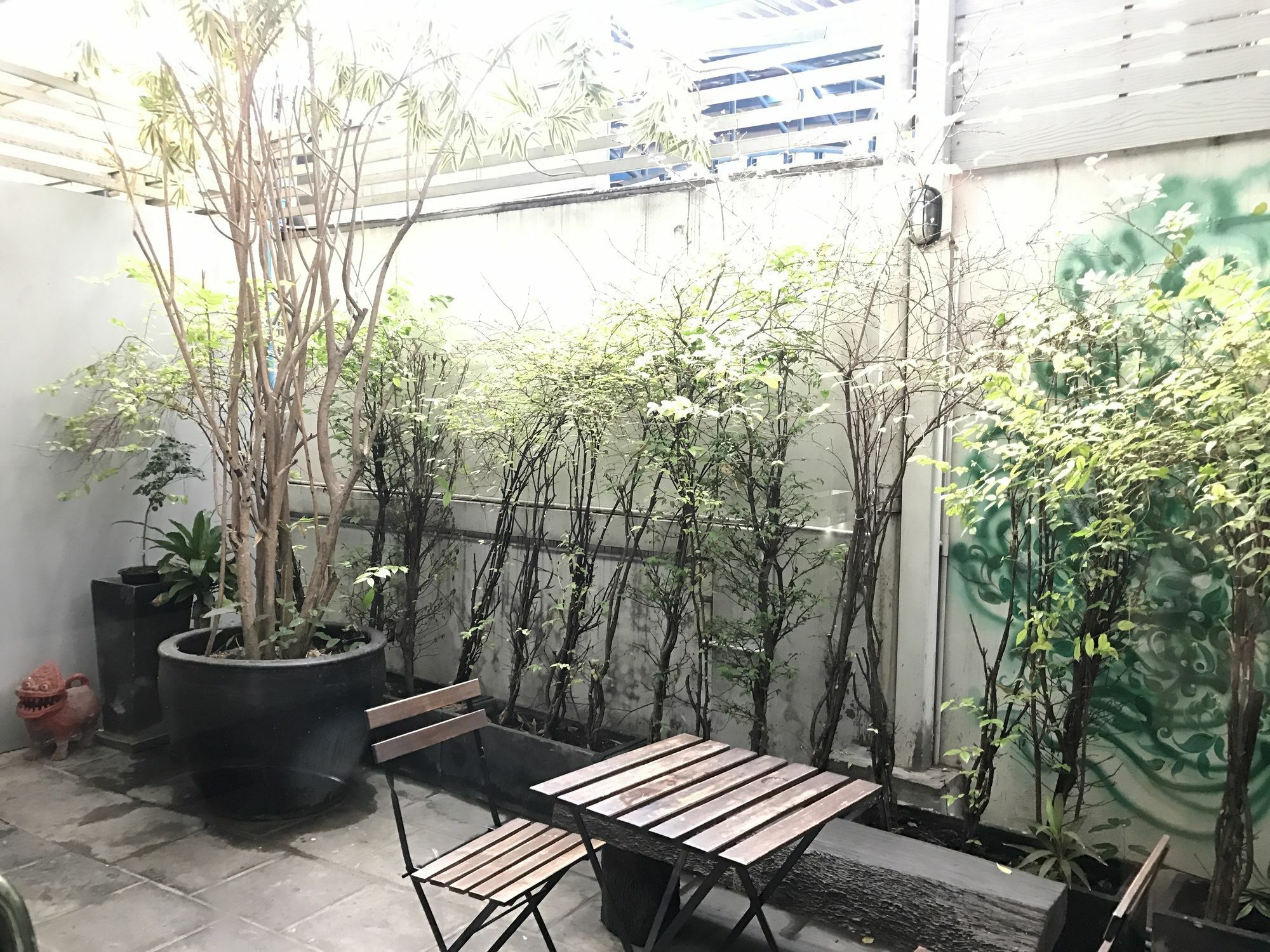 Somewhere To Escape - Hometel Bangkok Kültér fotó